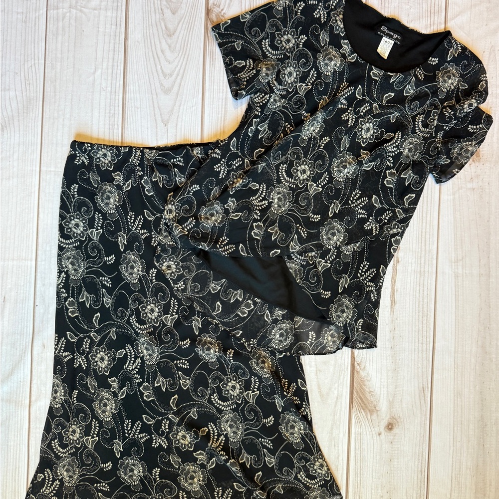 Elegant Black Floral Skirt